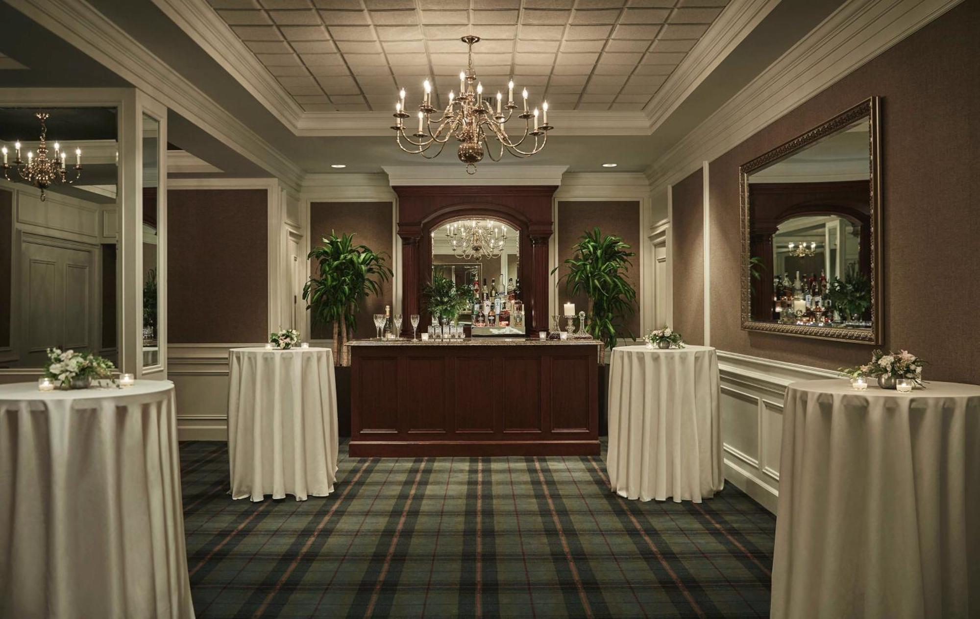 Graduate By Hilton Ann Arbor Hotel Exterior photo